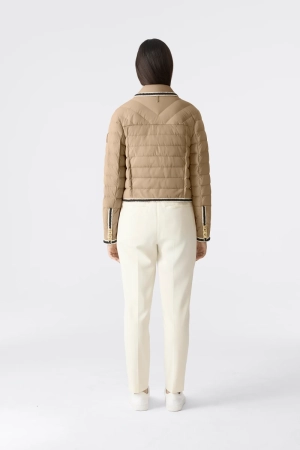  LIGHT CAMEL C02